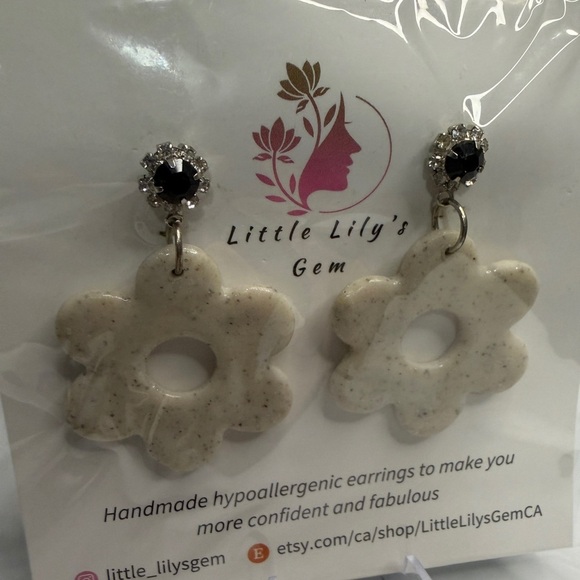 Little Lily’s Gem Jewelry - Handmade Natural Flower Earrings